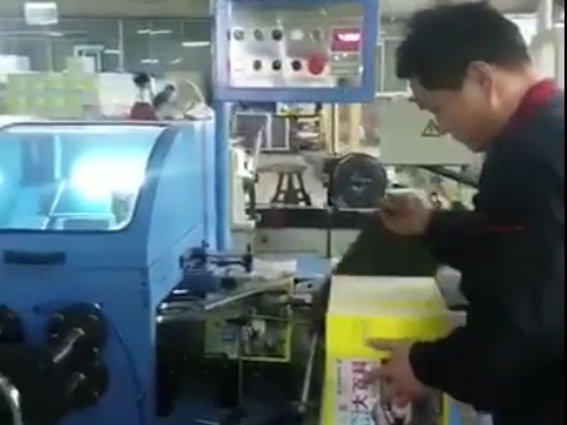 勒口機